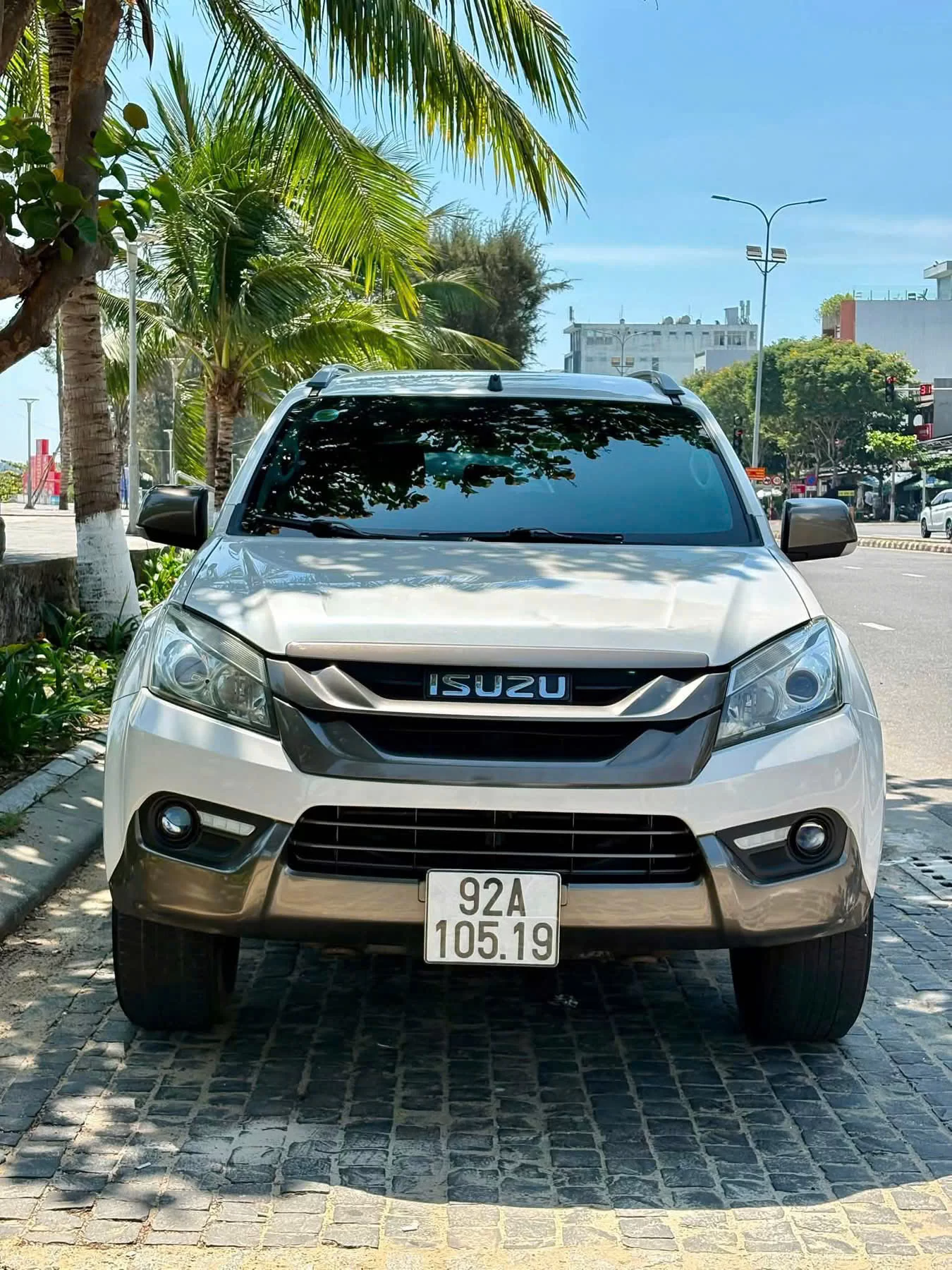 Taxi Đà Nẵng Hội An xe 7 chỗ đưa đón khách tại Đà Nẵng